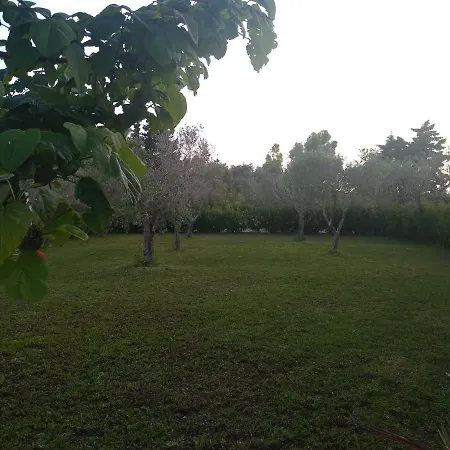 Alicino לינה וארוחת בוקר Cerfignano